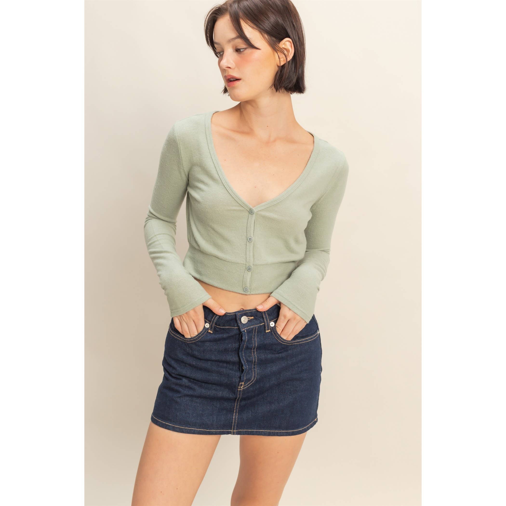 Cropped V-Neck Long Sleeve Top