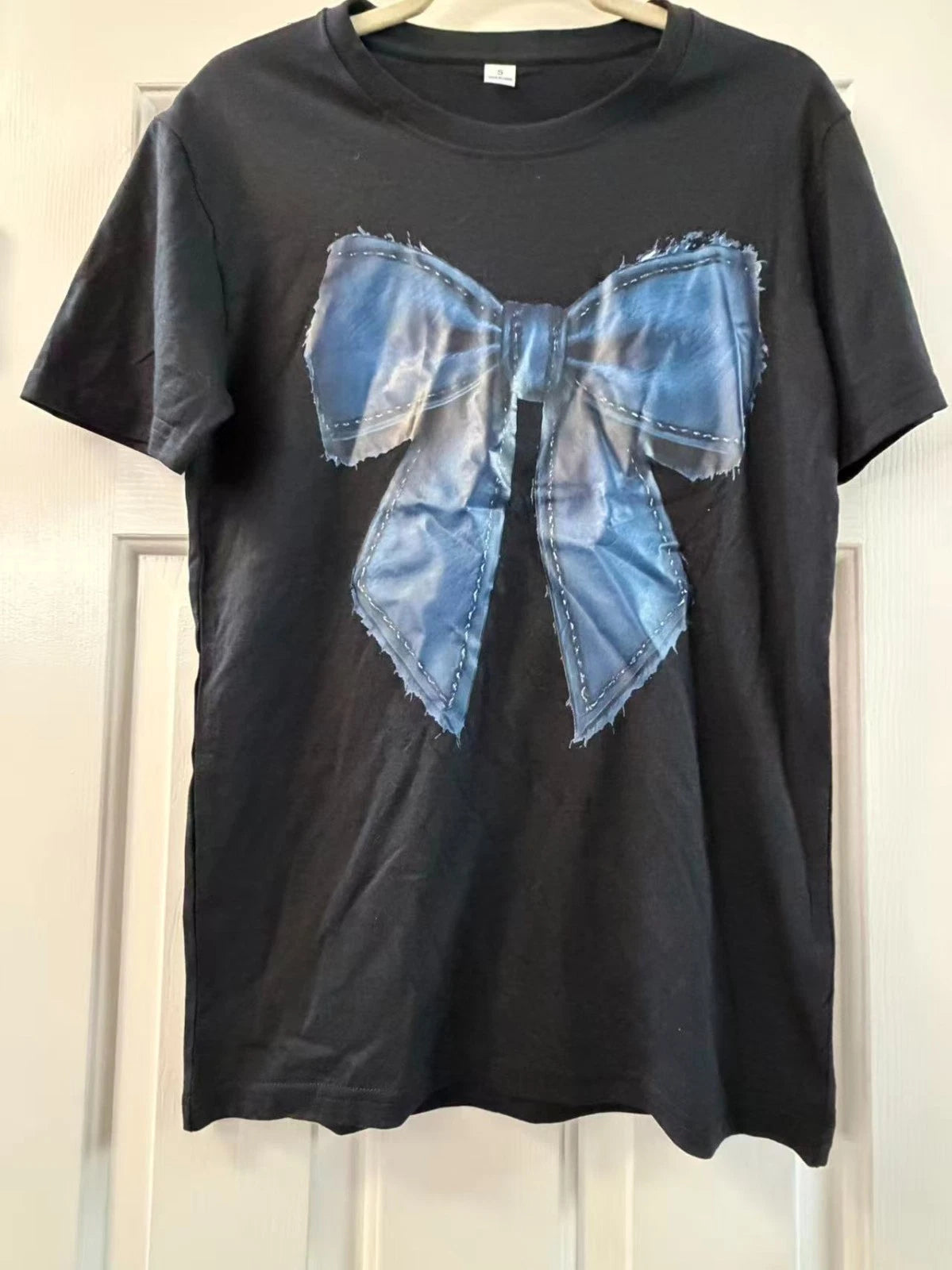 Blue Bow Graphic T-Shirt Black Cute Aesthetic Ribbon Coquette Tee