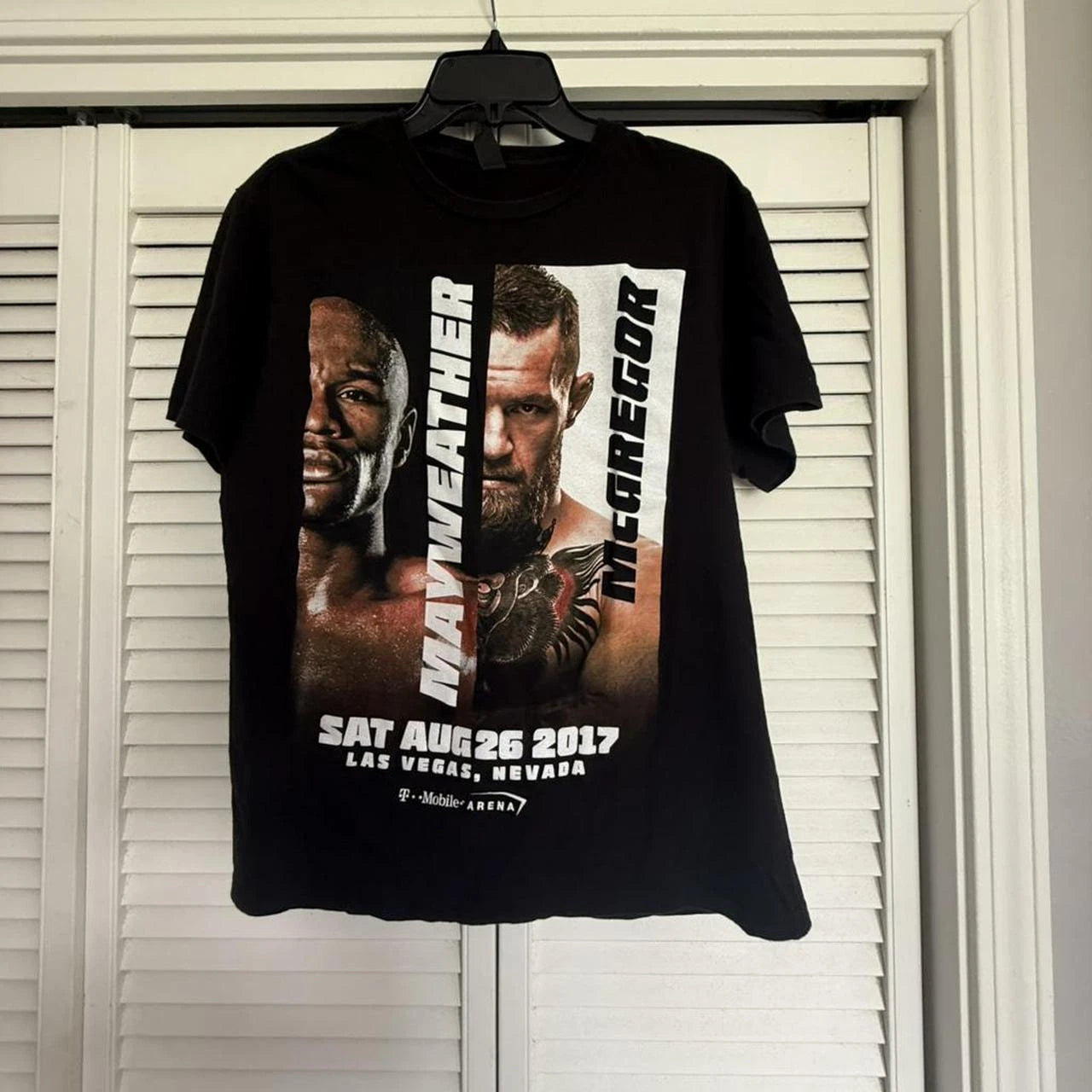 Conor McGregor vs Floyd Mayweather black fight tee
