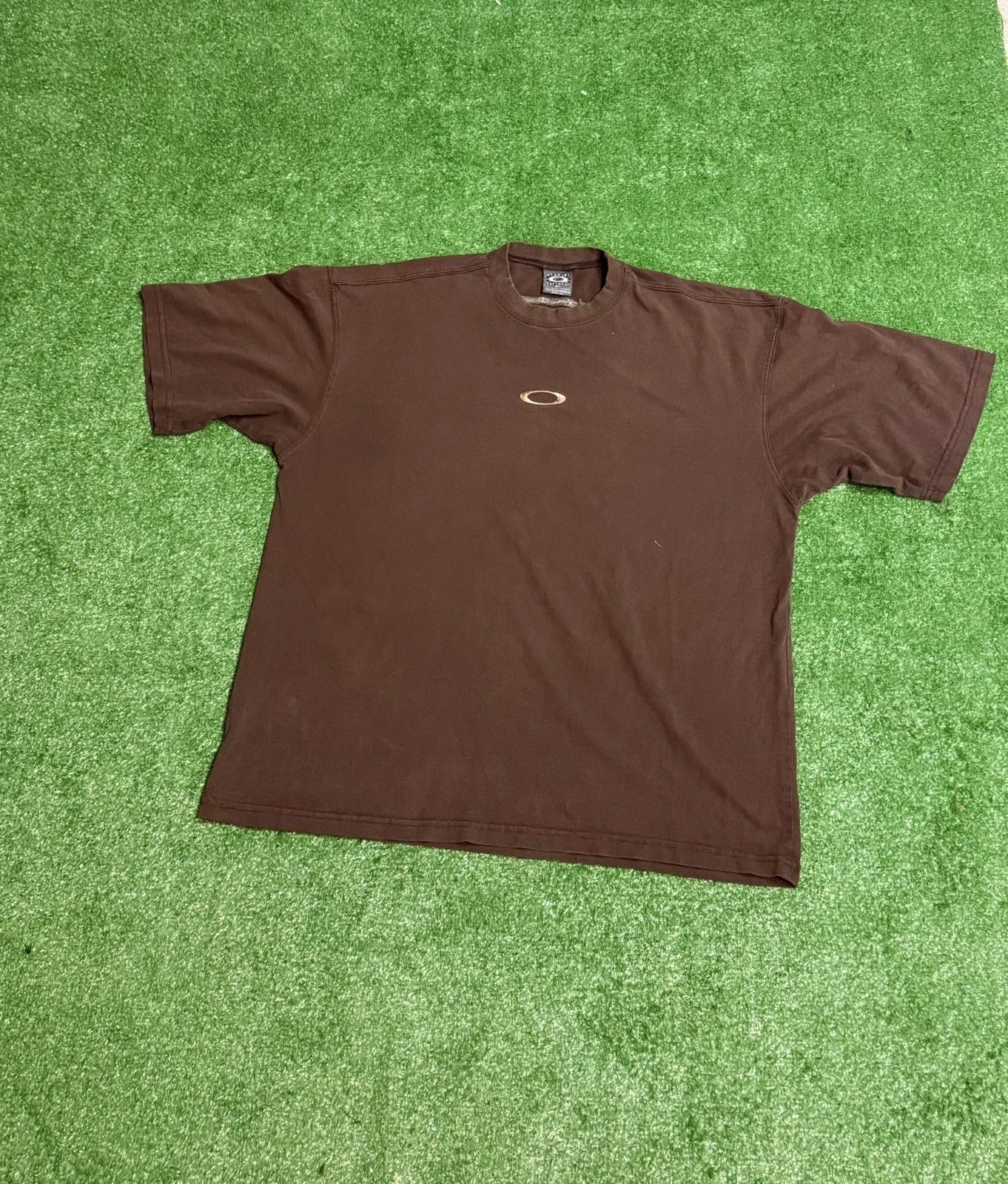 Vintage Oakley Software T-Shirt Sz Large Center Logo Brown Y2K Grunge