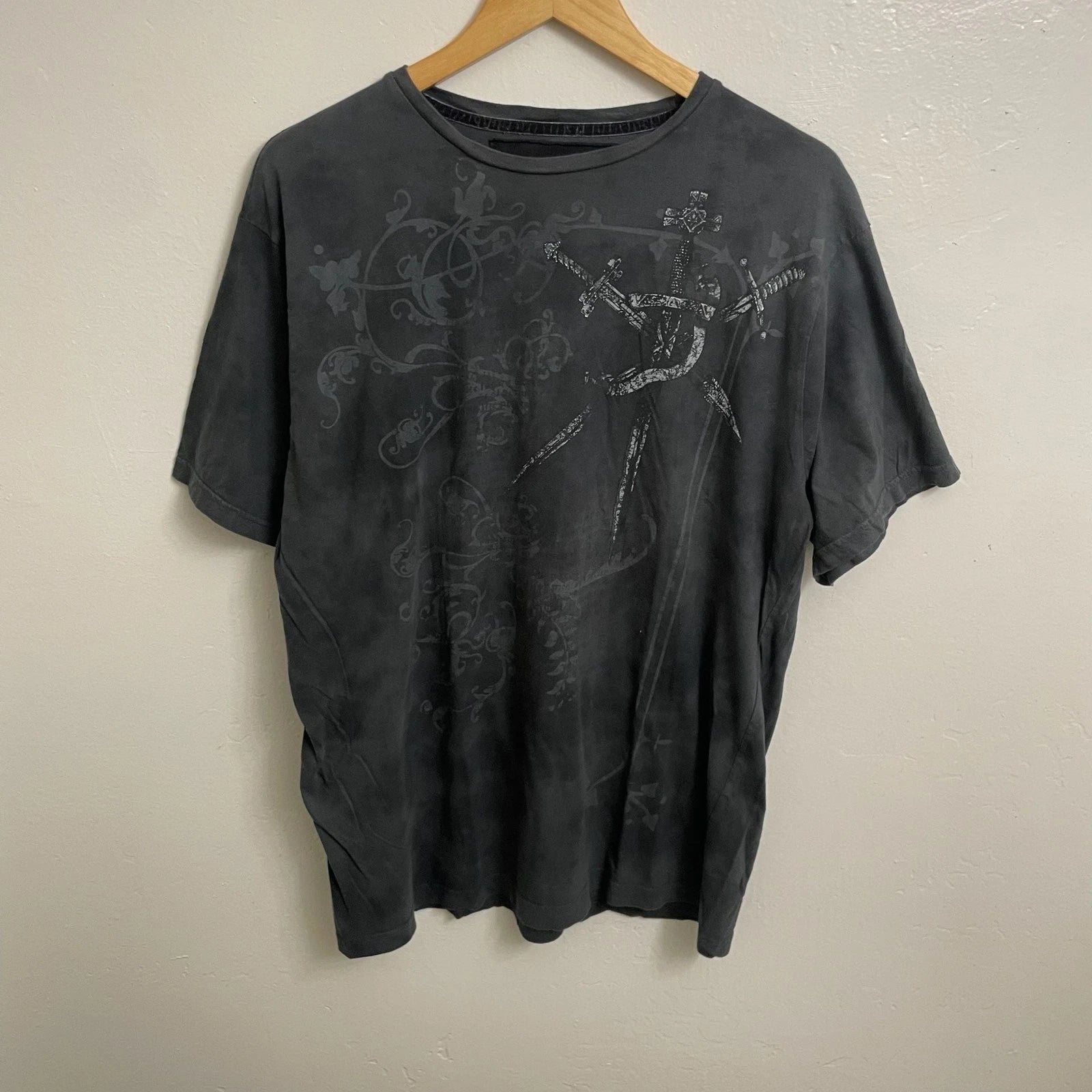 Vintage Y2K Austus Graphic Sword Print T-Shirt Black Grunge XXL