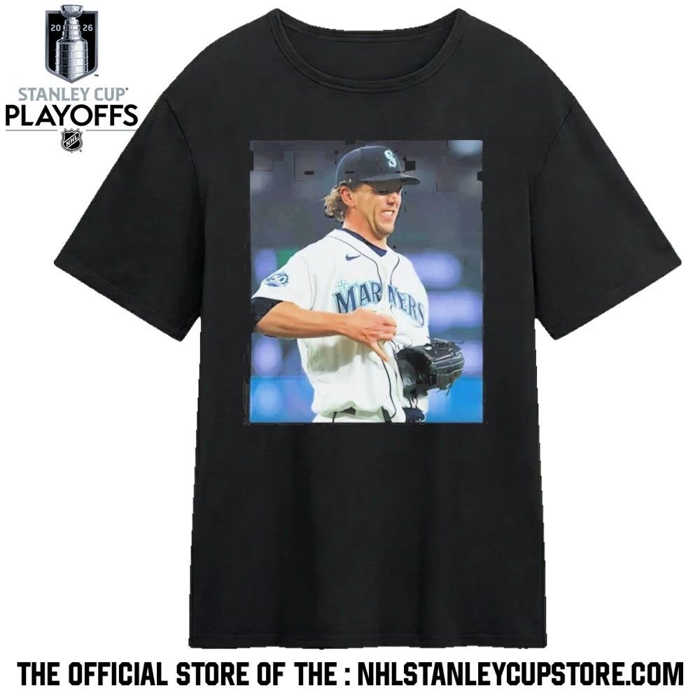 Mariners Catch Ball in Shirt
