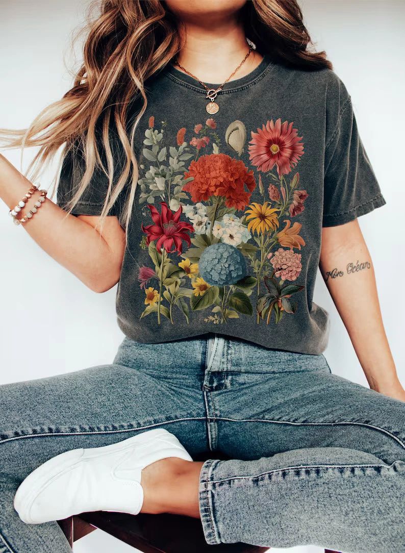 Boho Wildflowers Cottagecore Comfort Tee Shirt Women's